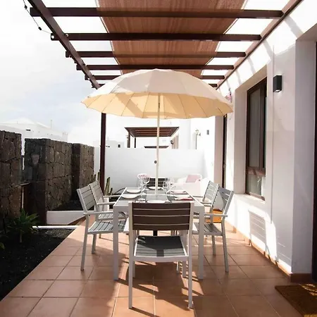 Villa Luna Blanca - Modernes Ferienhaus Mit Privat Pool & Wlan Playa Blanca (Lanzarote)