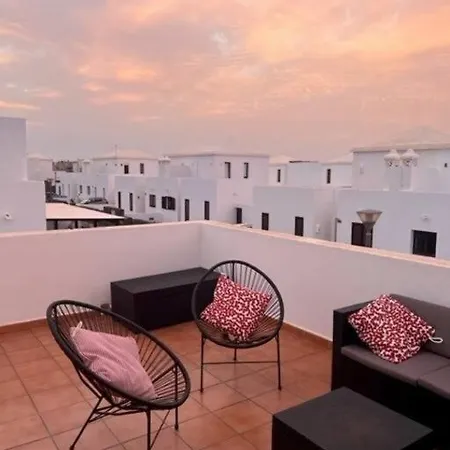 Luna Blanca - Modernes Ferienhaus Mit Privat Pool & Wlan Playa Blanca (Lanzarote)
