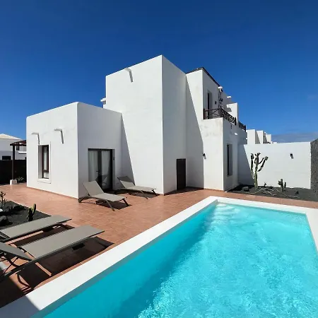 Luna Blanca - Modernes Ferienhaus Mit Privat Pool & Wlan Villa