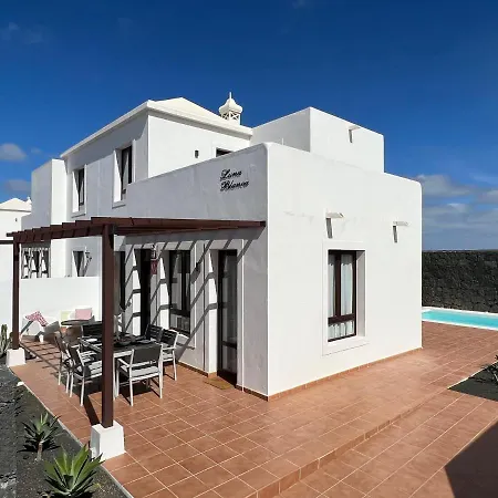Luna Blanca - Modernes Ferienhaus Mit Privat Pool & Wlan * Playa Blanca (Lanzarote)